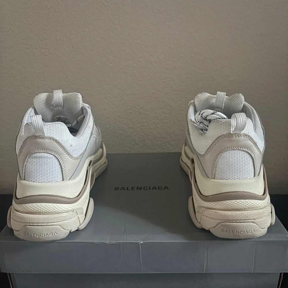 Balenciaga Triple S - Picture 3 of 6